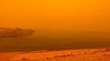 كتلة هوائية محملة بالأتربة والرمال القادمة من ليبيا تضرب البلاد خلال ساعات